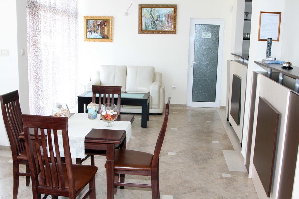 Vlasta Family Hotel Ράβντα Εξωτερικό φωτογραφία