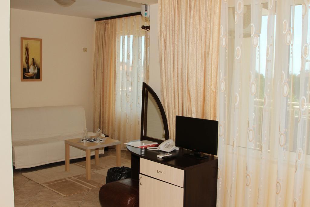 Vlasta Family Hotel Ράβντα Εξωτερικό φωτογραφία