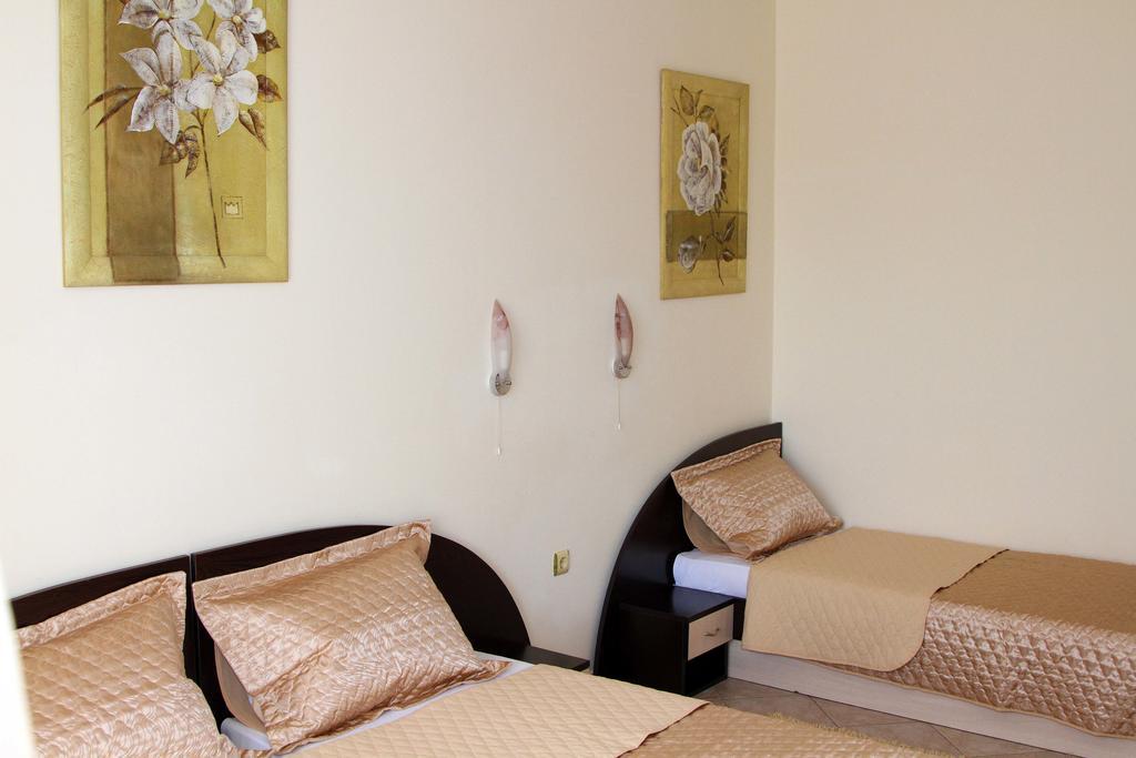 Vlasta Family Hotel Ράβντα Εξωτερικό φωτογραφία